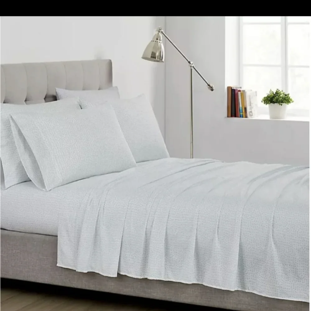 Truly Soft Microfiber Sheet Set, Full Size Sheet Set, Confetti Print, New